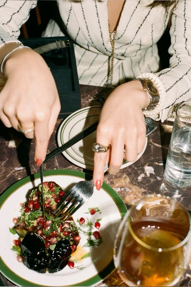 her-table
