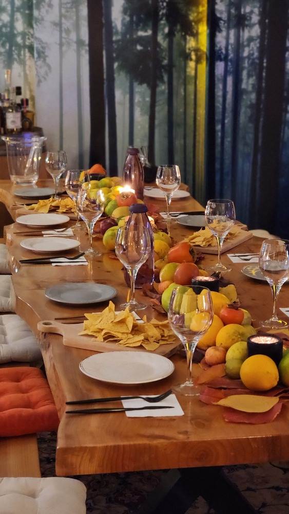 her-table